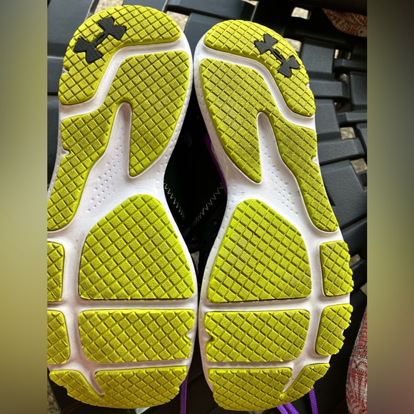 Under Armour Micro G kicks - Picture 7 of 8